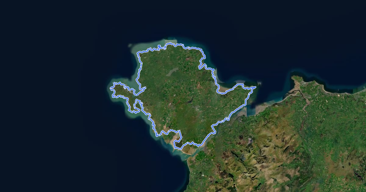 Маршрут Isle of Anglesey Coastal Path на спутниковом снимке