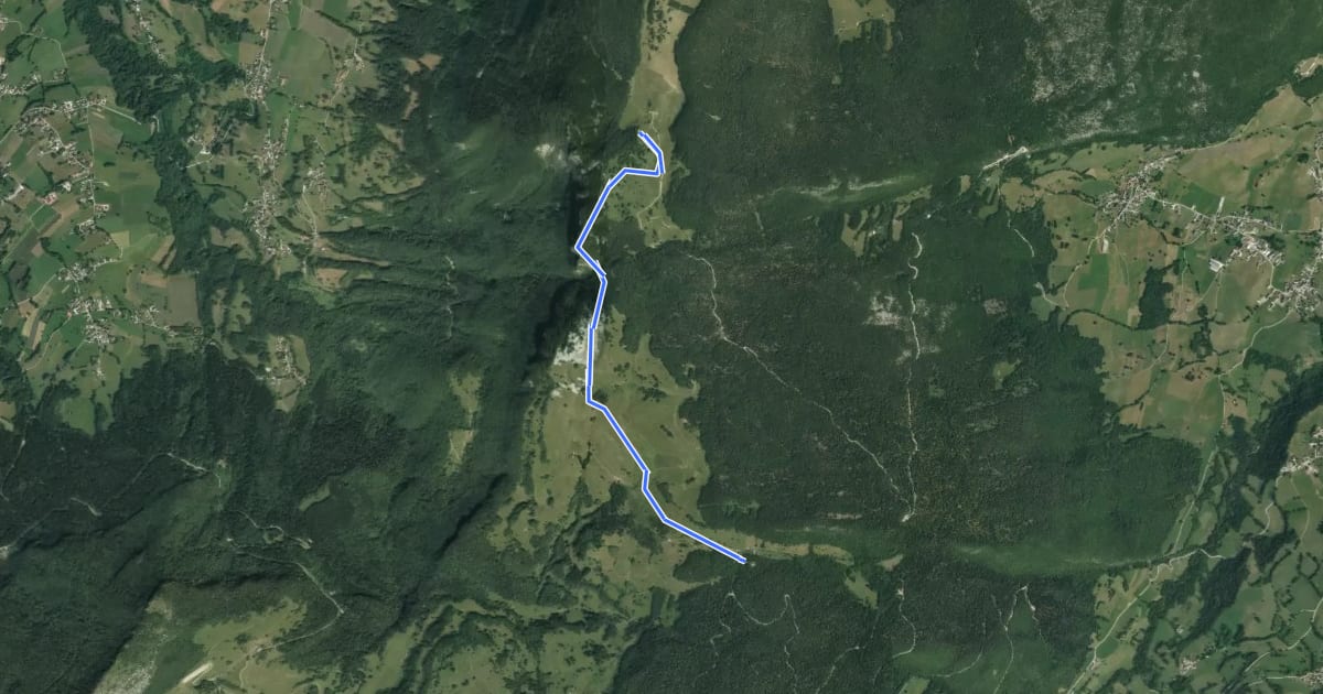 Маршрут Itineraire Randonée Nordique - Refuge du Creux de Lachat на спутниковом снимке