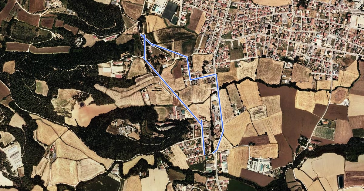 Маршрут Itinerari Curt - Camós на спутниковом снимке