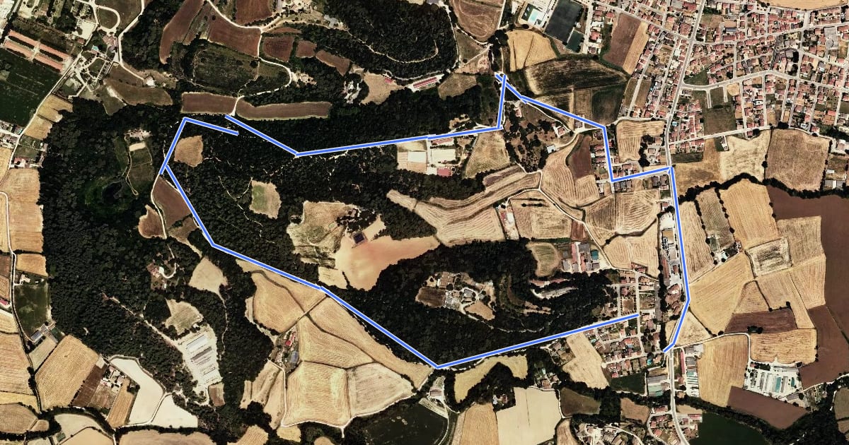 Маршрут Itinerari Mitjà - Camós на спутниковом снимке