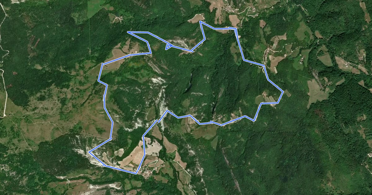 Маршрут Itinerario fuoriporta 4 - Capovalle на спутниковом снимке
