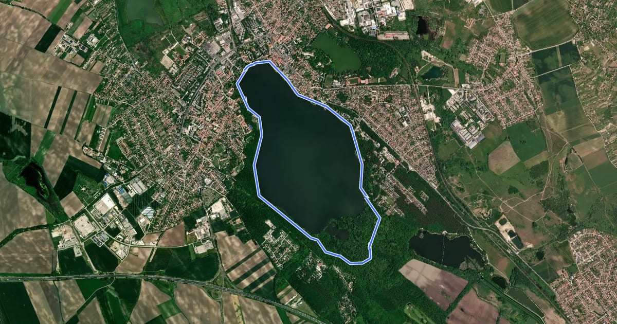Маршрут IVV, Tatai körtúra (Zöld IVV - Öreg-tó) на спутниковом снимке