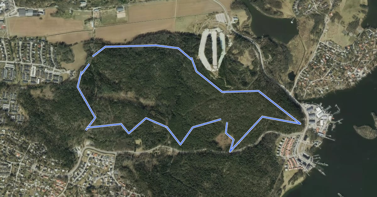 Маршрут Jungfrusundsåsen 5km motionsspår на спутниковом снимке