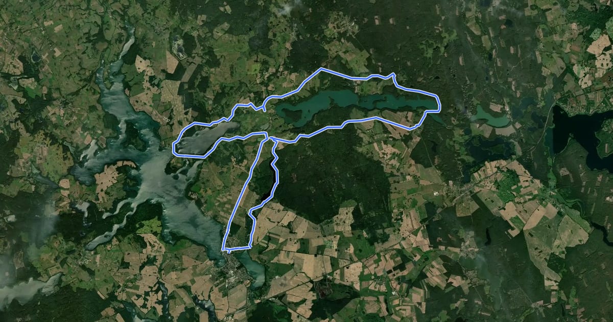Маршрут Kraina Zaklętego Trójkąta (czerwony) на спутниковом снимке