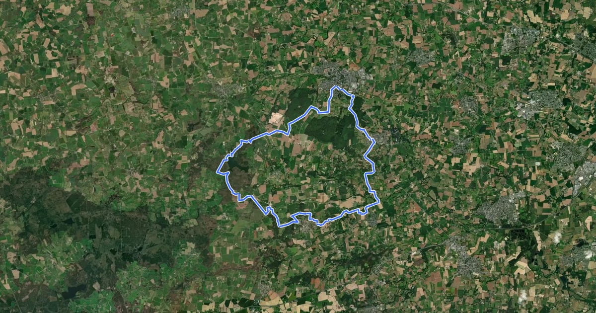 Маршрут L'Orée pourpre de Brocéliande на спутниковом снимке