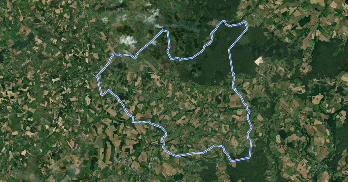 Маршрут L'Orne à Vélo : Les abbayes de Réno-Trappe à Vélo на спутниковом снимке