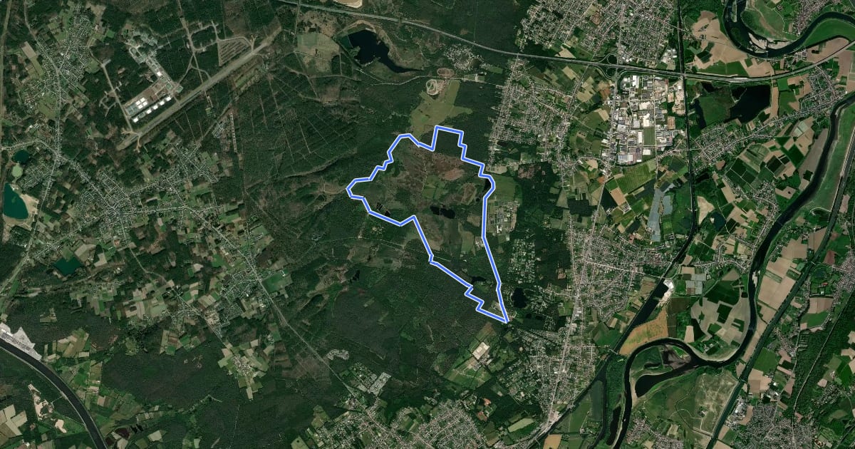 Маршрут La Butte aux Bois Paarse trapezium на спутниковом снимке