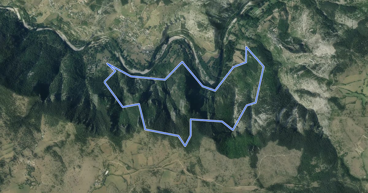 Маршрут La Chadenède, sentier des moines на спутниковом снимке