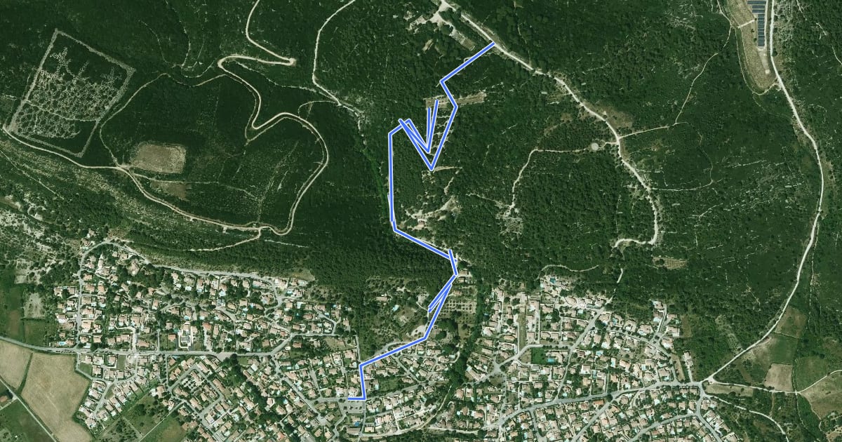 Маршрут La colline de Saint-Roch на спутниковом снимке