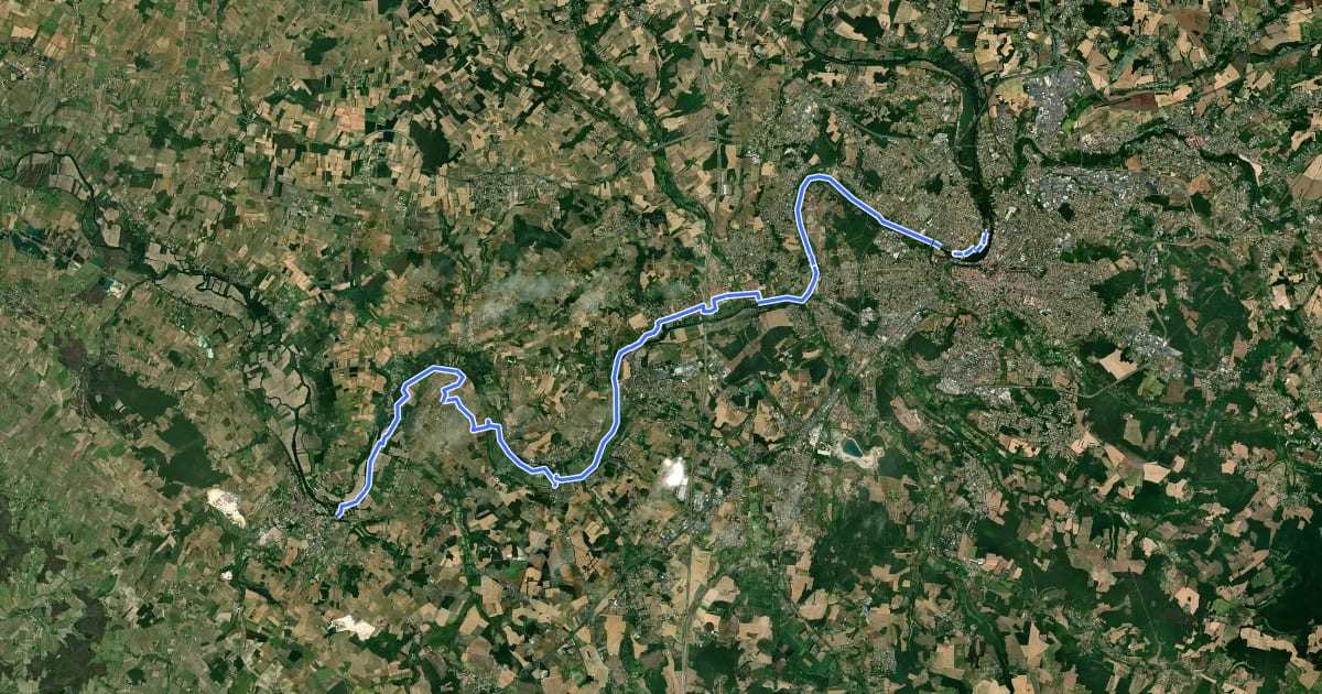 Маршрут La Flow Vélo, Angoulème - Châteauneuf-sur-Charente. Le long de la vallée de la Charente на спутниковом снимке