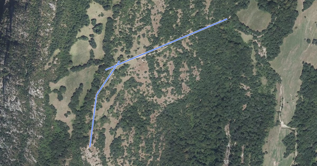 Маршрут La Grange du Pissou - Belvédère du Sialet на спутниковом снимке