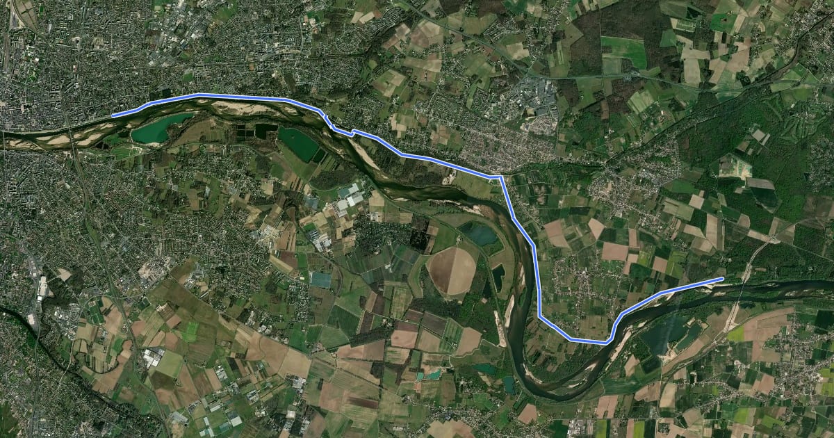 Маршрут La Loire à vélo par Chécy на спутниковом снимке