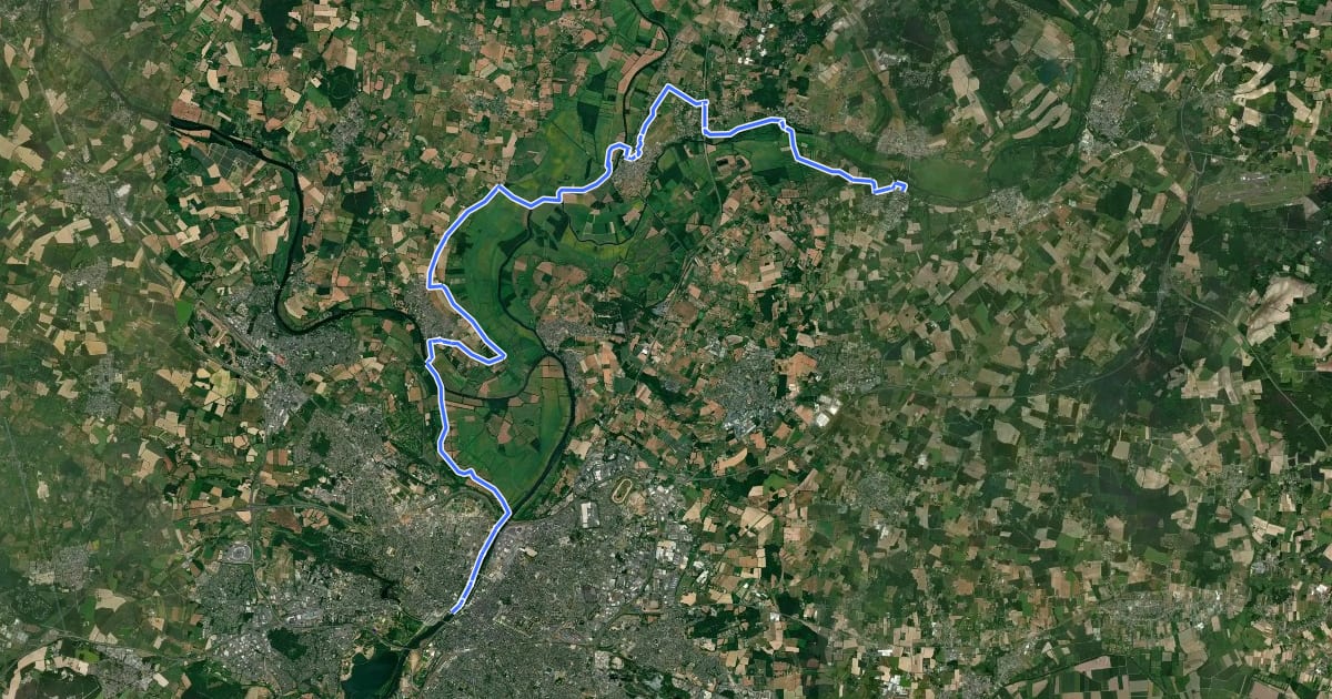 Маршрут La vallée du Loir à vélo de Villevêque à Angers на спутниковом снимке