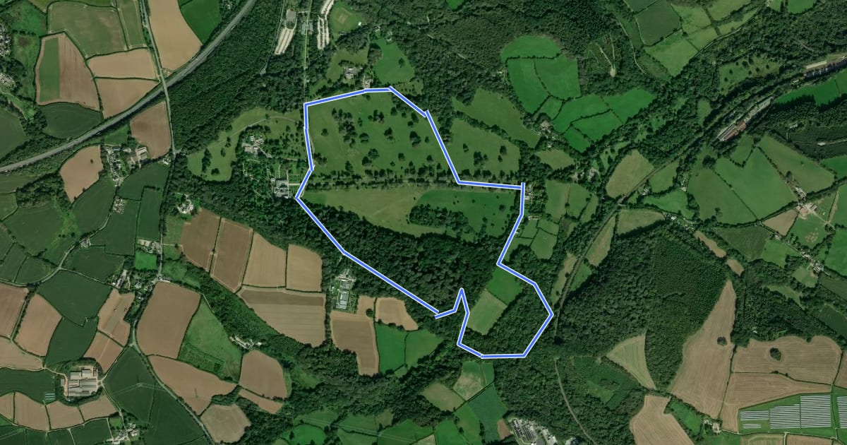 Маршрут Lanhydrock Parkland walk, Lanhydrock на спутниковом снимке