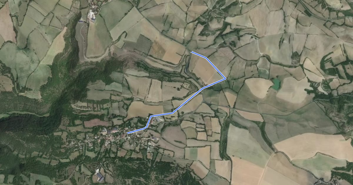 Маршрут Larzac Templier et Hospitalier, accès St Jean d'Alcas на спутниковом снимке
