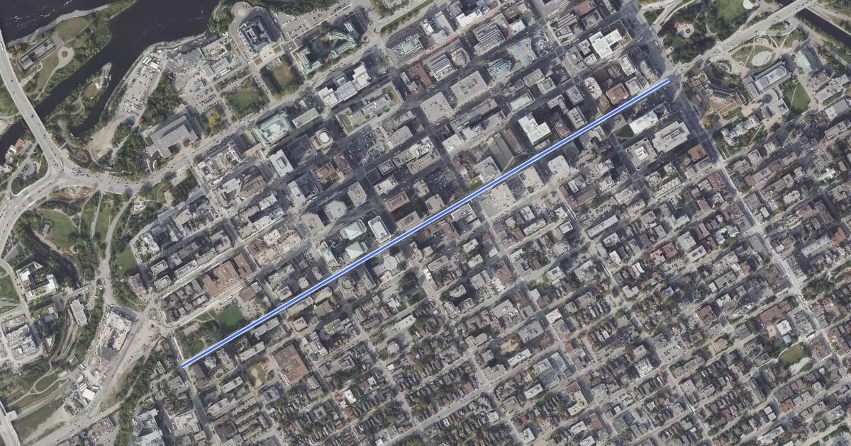 Маршрут Laurier Segregated Bikelane на спутниковом снимке