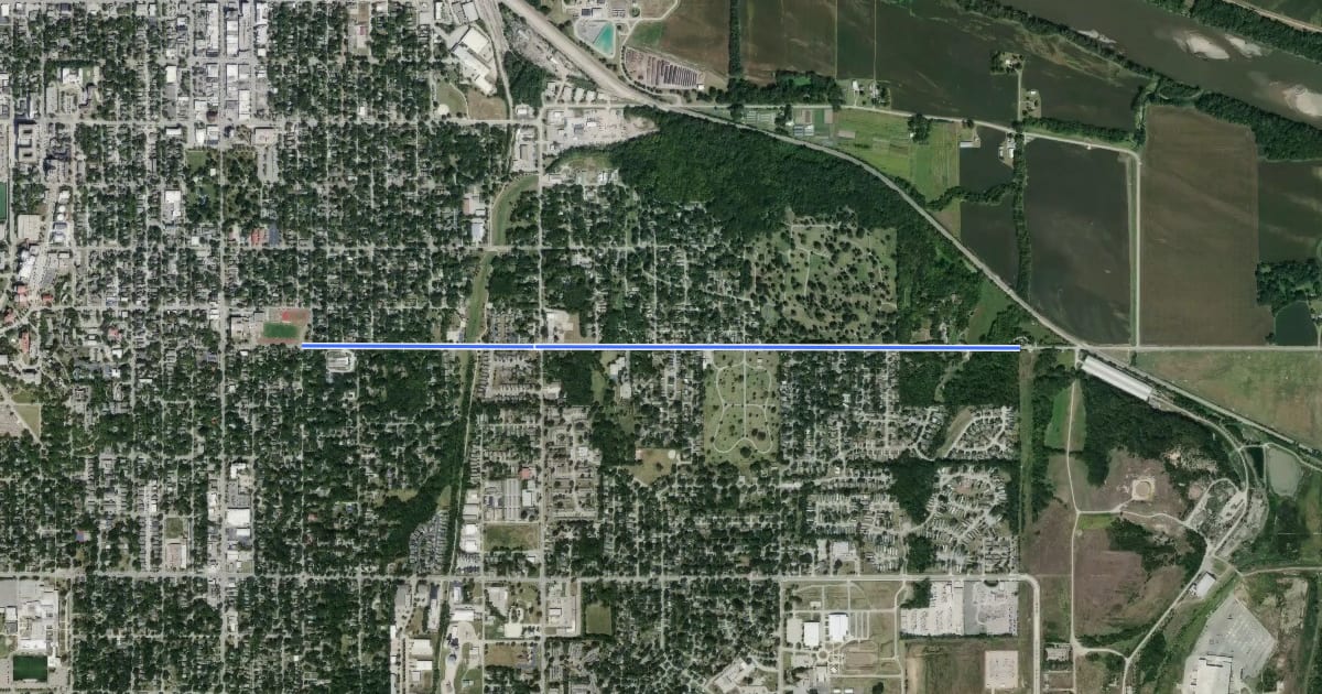 Маршрут Lawrence Bicycle Lane East 15th street на спутниковом снимке