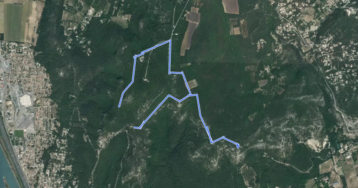 Маршрут Le belvédère et le château de Chabrières на спутниковом снимке