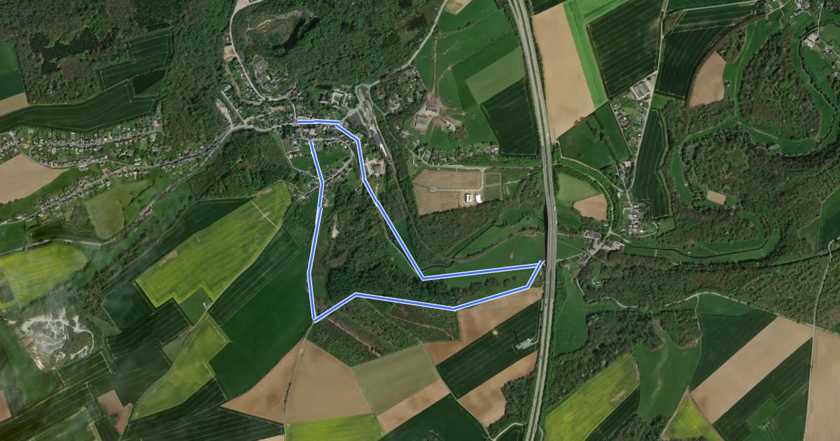 Маршрут Le Centre Géographique de la Wallonie на спутниковом снимке
