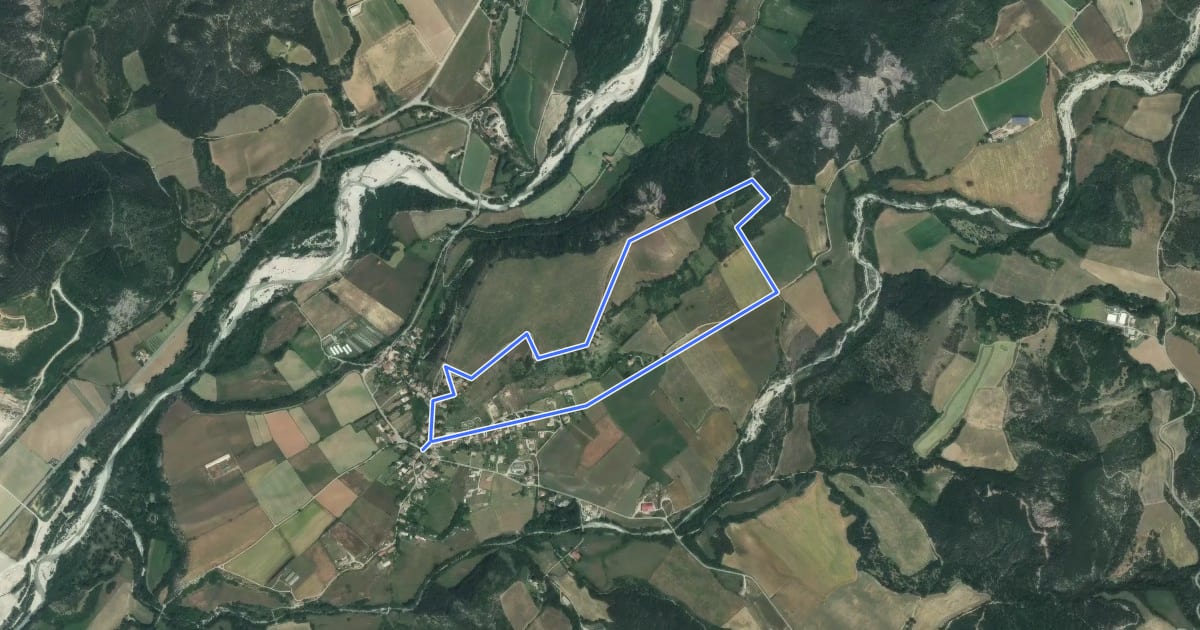 Маршрут Le champ de la bataille на спутниковом снимке