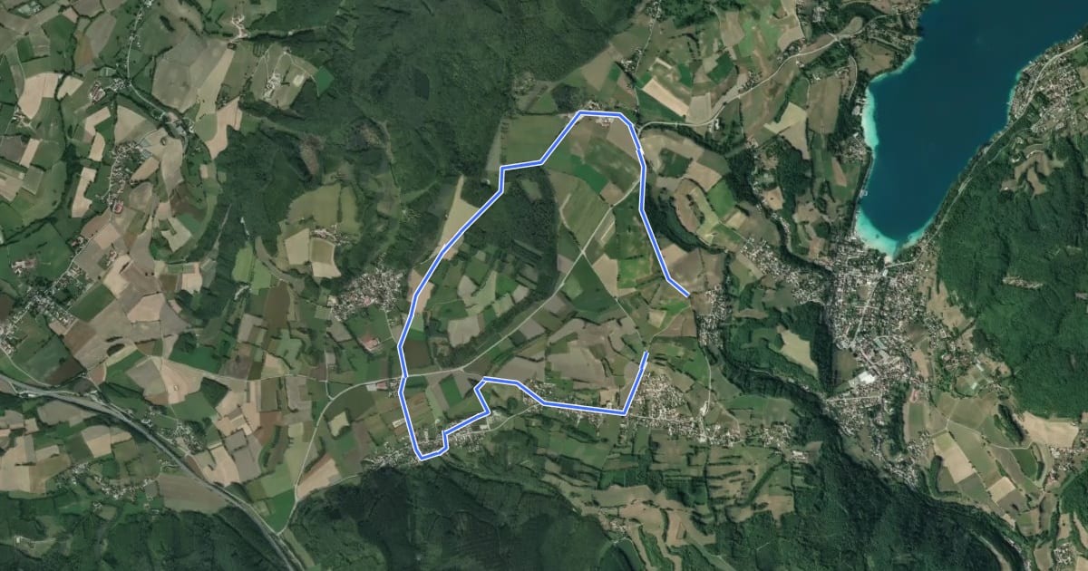 Маршрут Le champ des vaches на спутниковом снимке