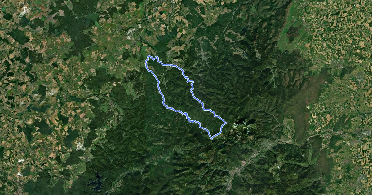 Маршрут Le Chemin des Bornes на спутниковом снимке