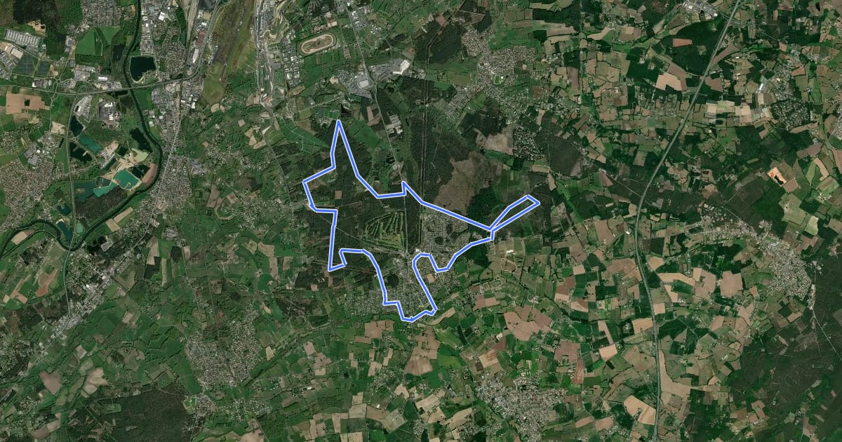 Маршрут Le circuit du petit chien на спутниковом снимке