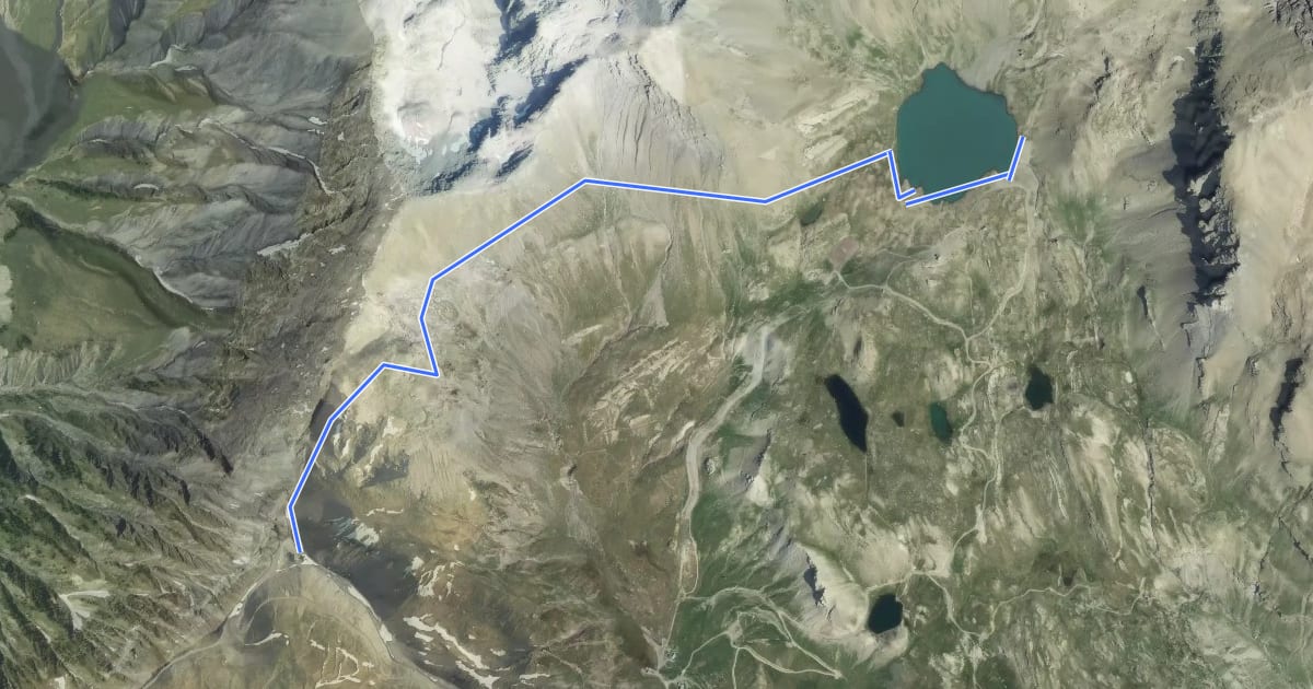 Маршрут Le lac des Estaris depuis le sommet du Drouvet на спутниковом снимке