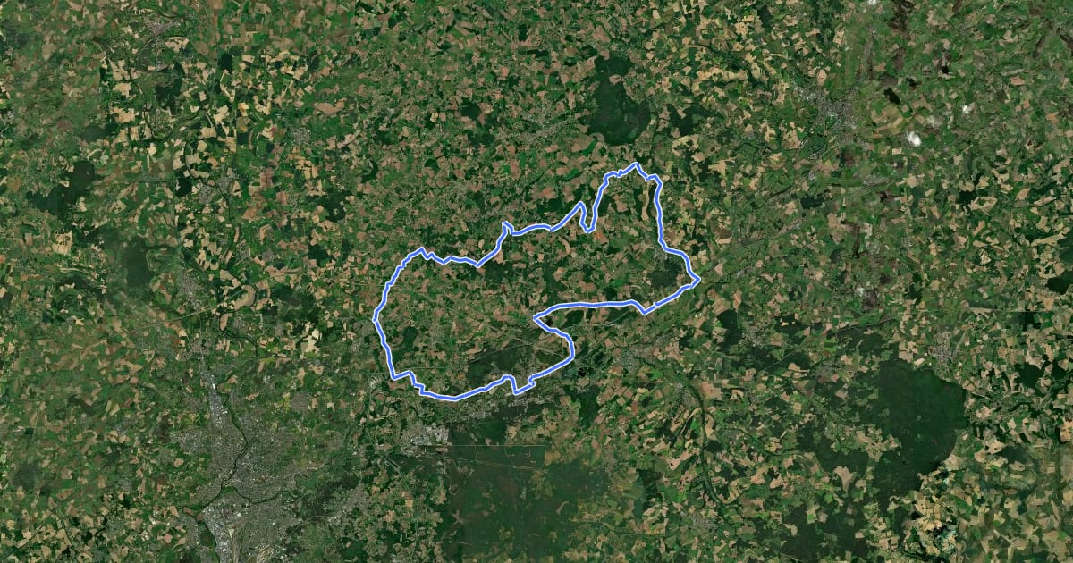 Маршрут LE PERCHE SARTHOIS À VÉLO – CIRCUIT N°15: HÉRITAGE DE LA VALLÉE DE L’HUISNE на спутниковом снимке