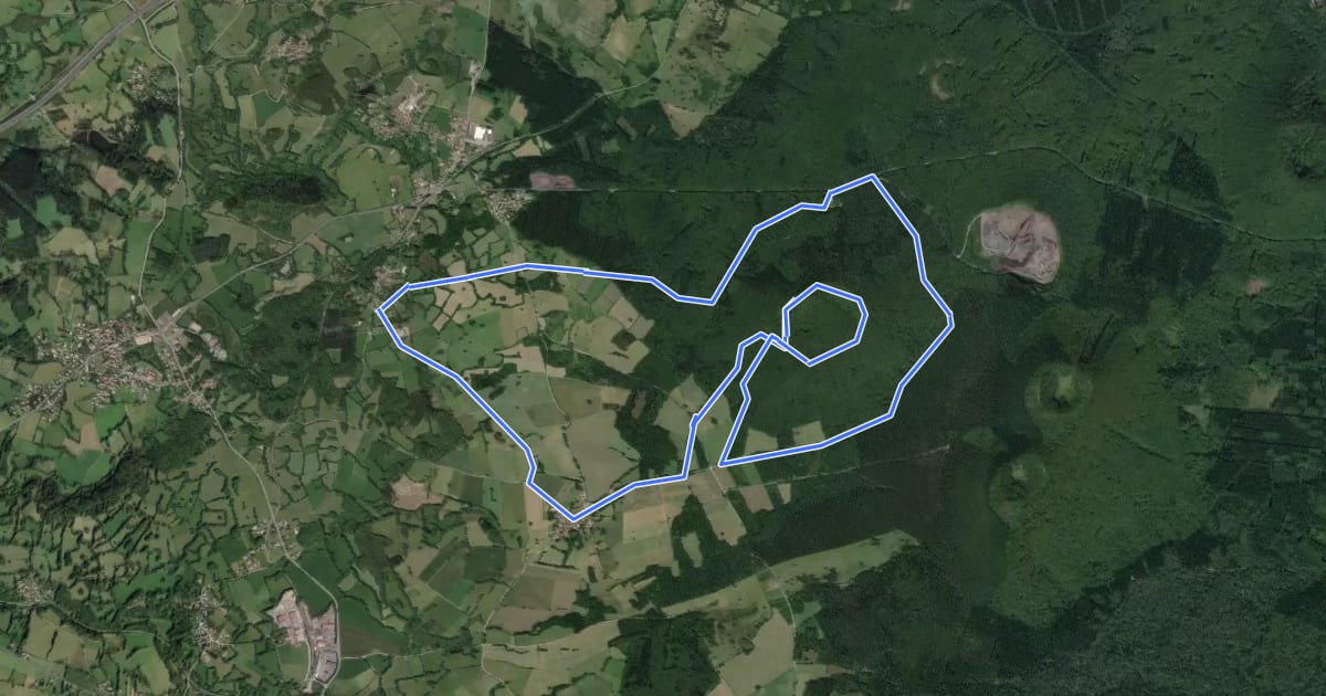 Маршрут Le Puy de Louchadiere на спутниковом снимке