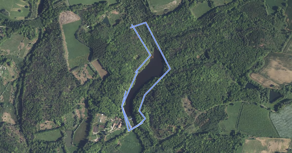 Маршрут Le tour de l'étang de la Barde на спутниковом снимке