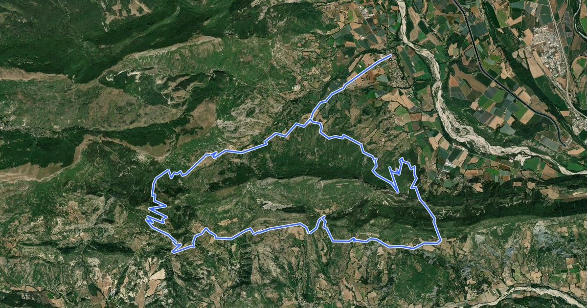 Маршрут Le Tour de la Montagne de l'Ubac на спутниковом снимке
