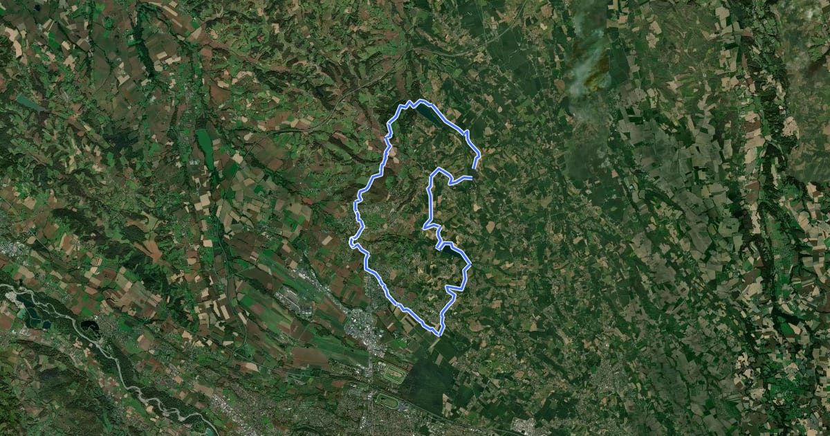 Маршрут Le tour VTT du Luy de France на спутниковом снимке
