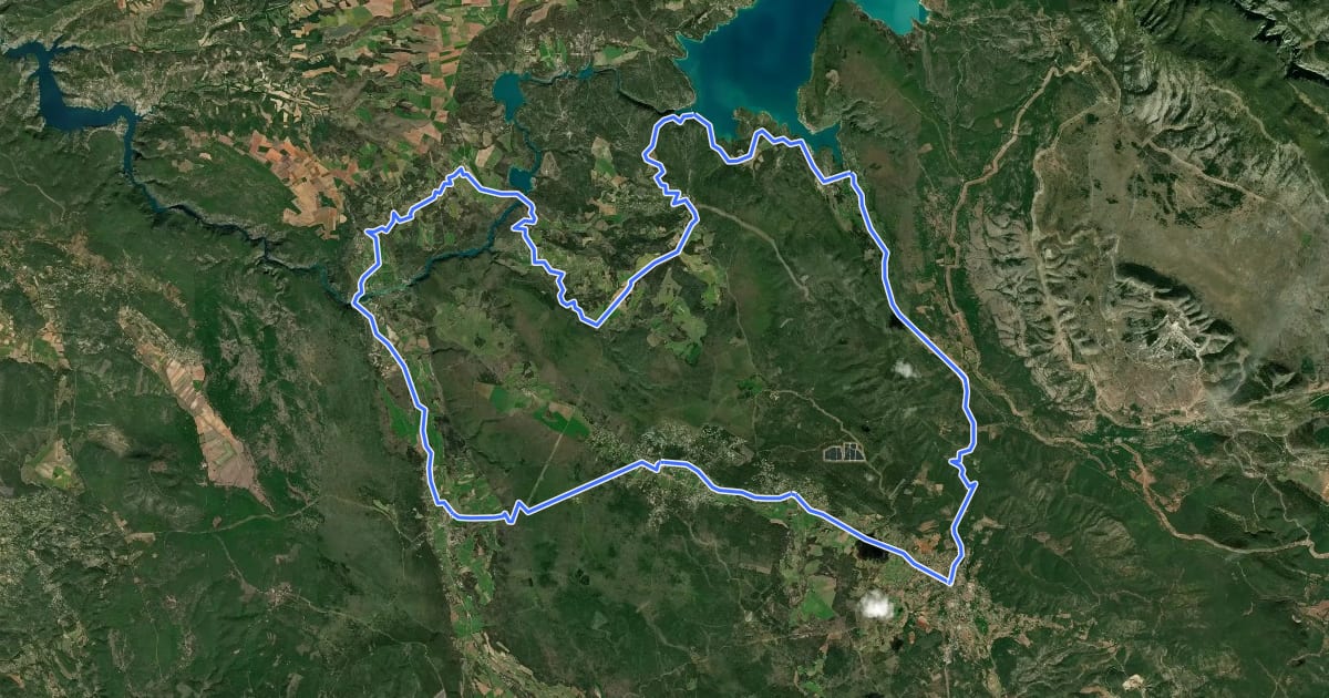 Маршрут Les barrages du Verdon на спутниковом снимке