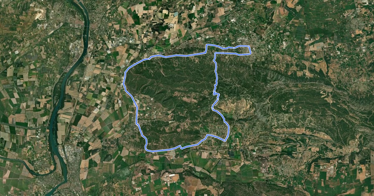 Маршрут Les Boucles du 13 - Alpilles - le val d'Enfer на спутниковом снимке
