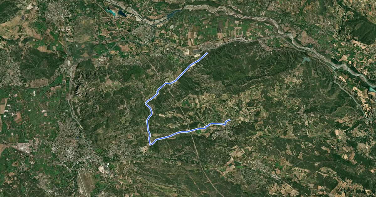 Маршрут Les boucles du 13 - Autour de Silvacane, Temple de Vernegues на спутниковом снимке