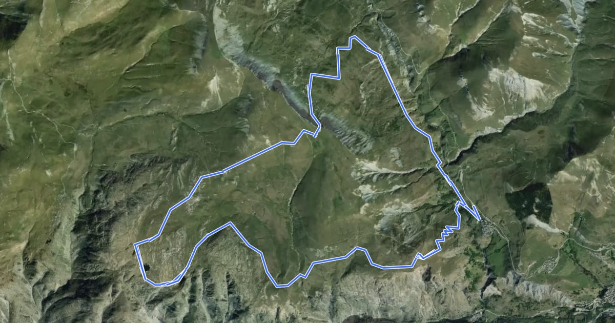 Маршрут Les lacs par le bord sud du plateau на спутниковом снимке