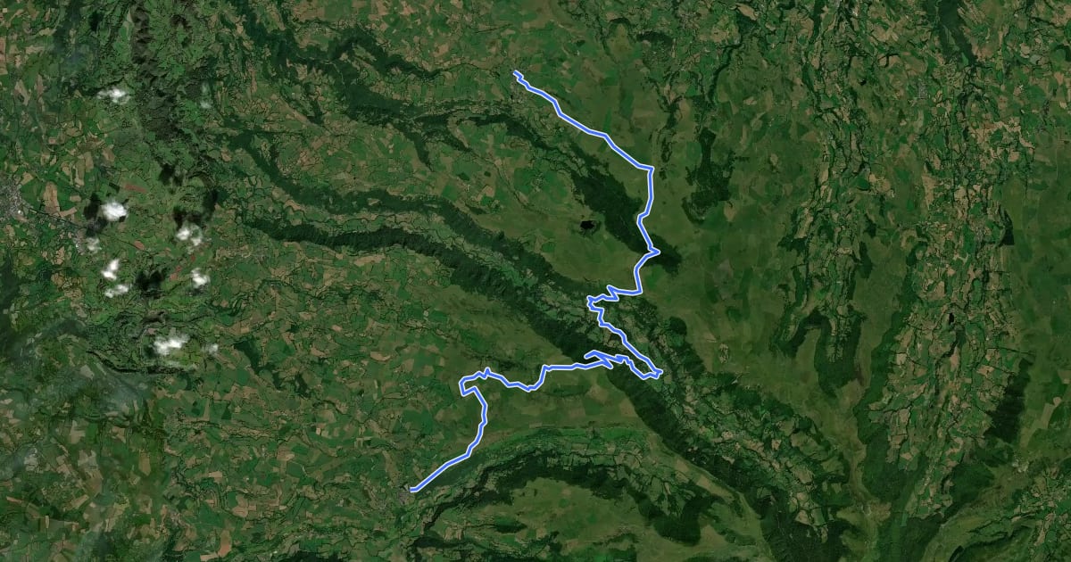 Маршрут Les Monts du Cantal на спутниковом снимке