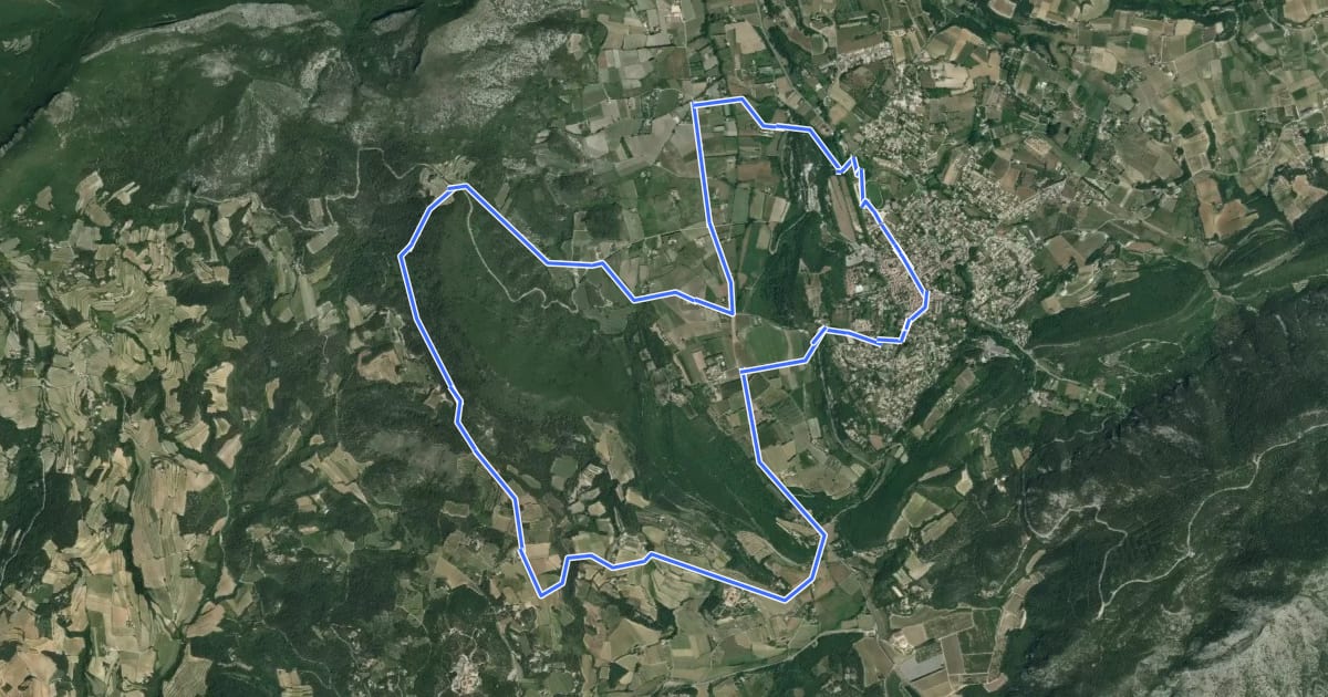 Маршрут Les terres rouges на спутниковом снимке