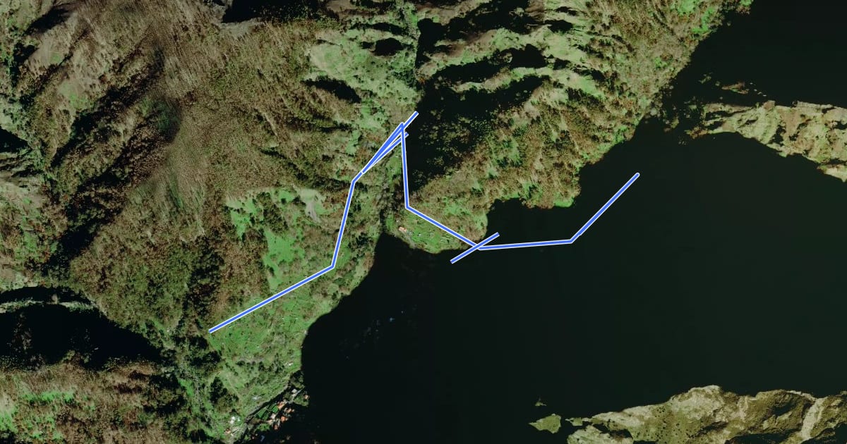 Маршрут Levada do Poiso - Levada do Pico Furão на спутниковом снимке