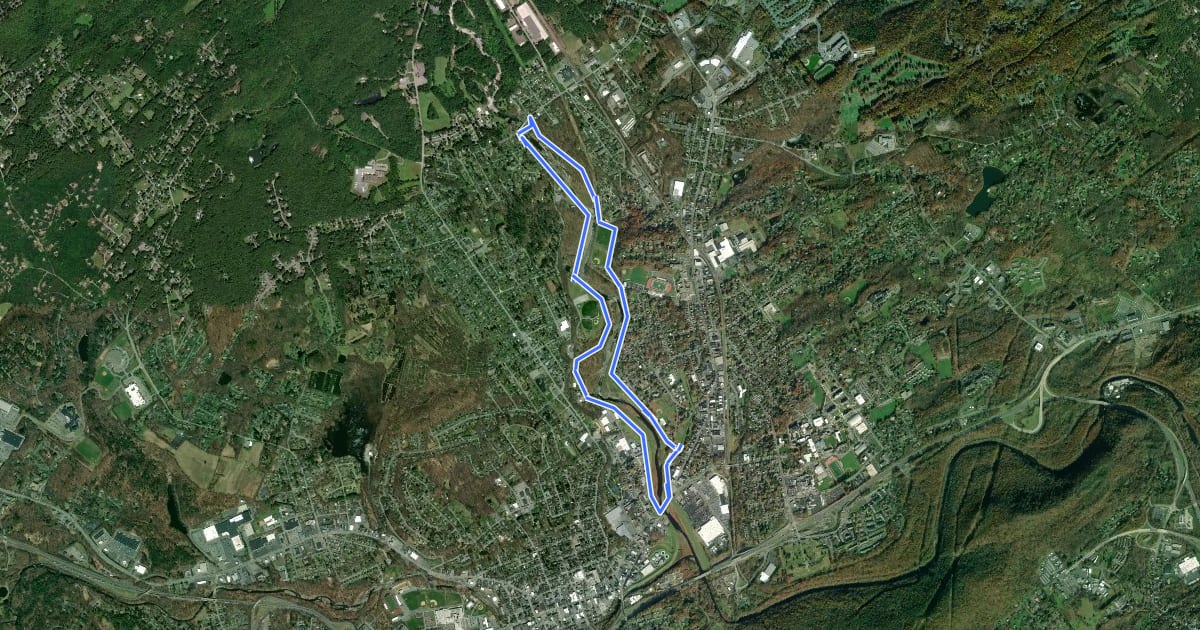 Маршрут Levee Loop Trail на спутниковом снимке