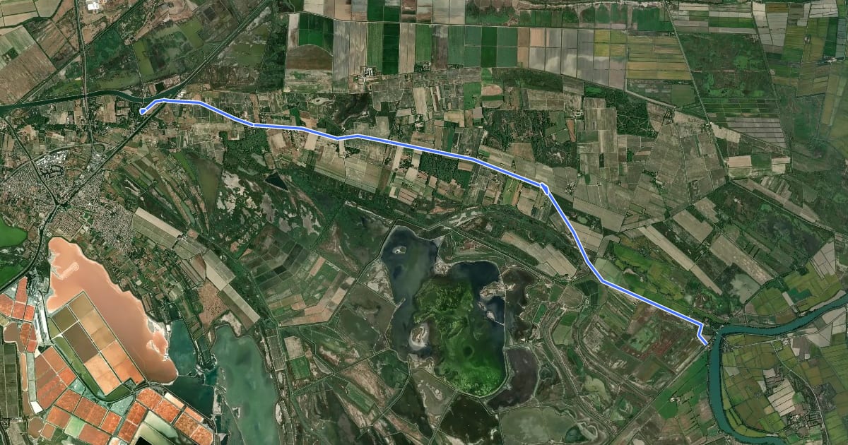 Маршрут Liaison de Aigues-Mortes au Petit-Rhône (Tracé d'intention) на спутниковом снимке