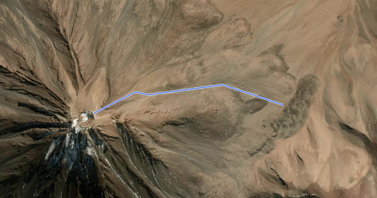 Маршрут Licancabur hike на спутниковом снимке