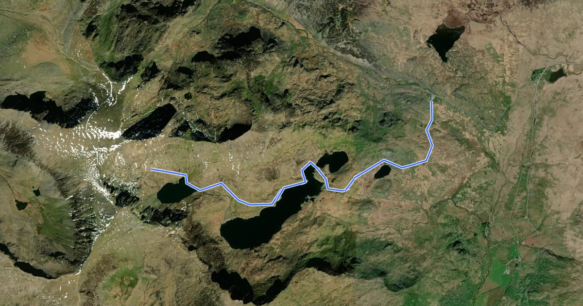 Маршрут Llwybr Llyn Llydaw на спутниковом снимке