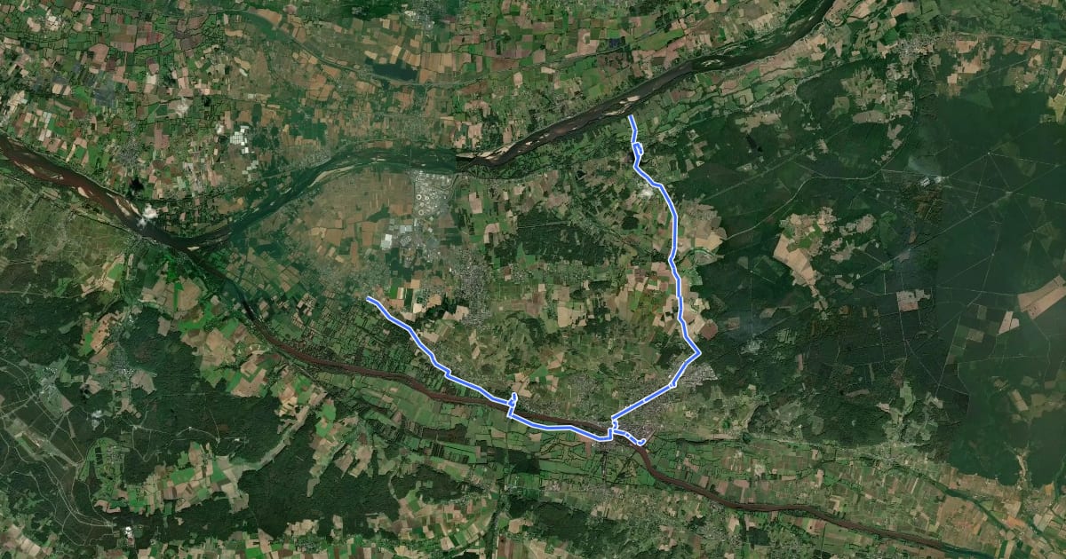 Маршрут Loire à Vélo 4b - via Chinon на спутниковом снимке