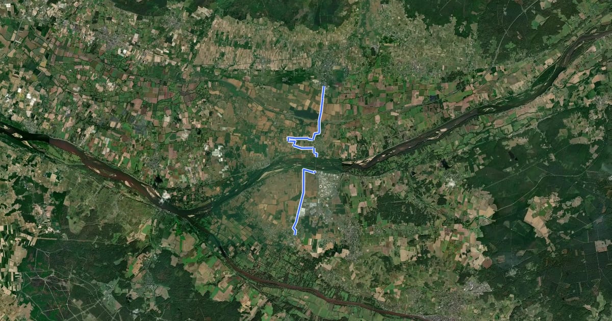 Маршрут Loire à Vélo 4c - Liaison Bourgueil на спутниковом снимке