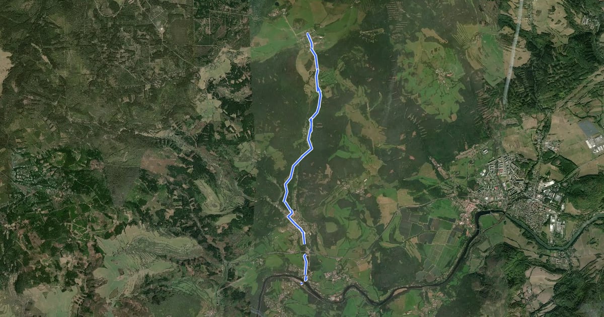Маршрут [M] Měděnec infocentrum - Perštejn на спутниковом снимке