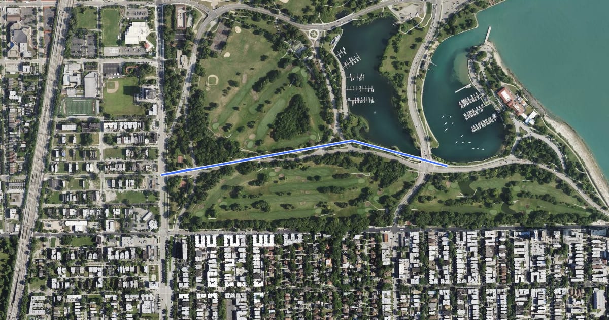 Маршрут Marquette Road Access to Lakefront Trail на спутниковом снимке