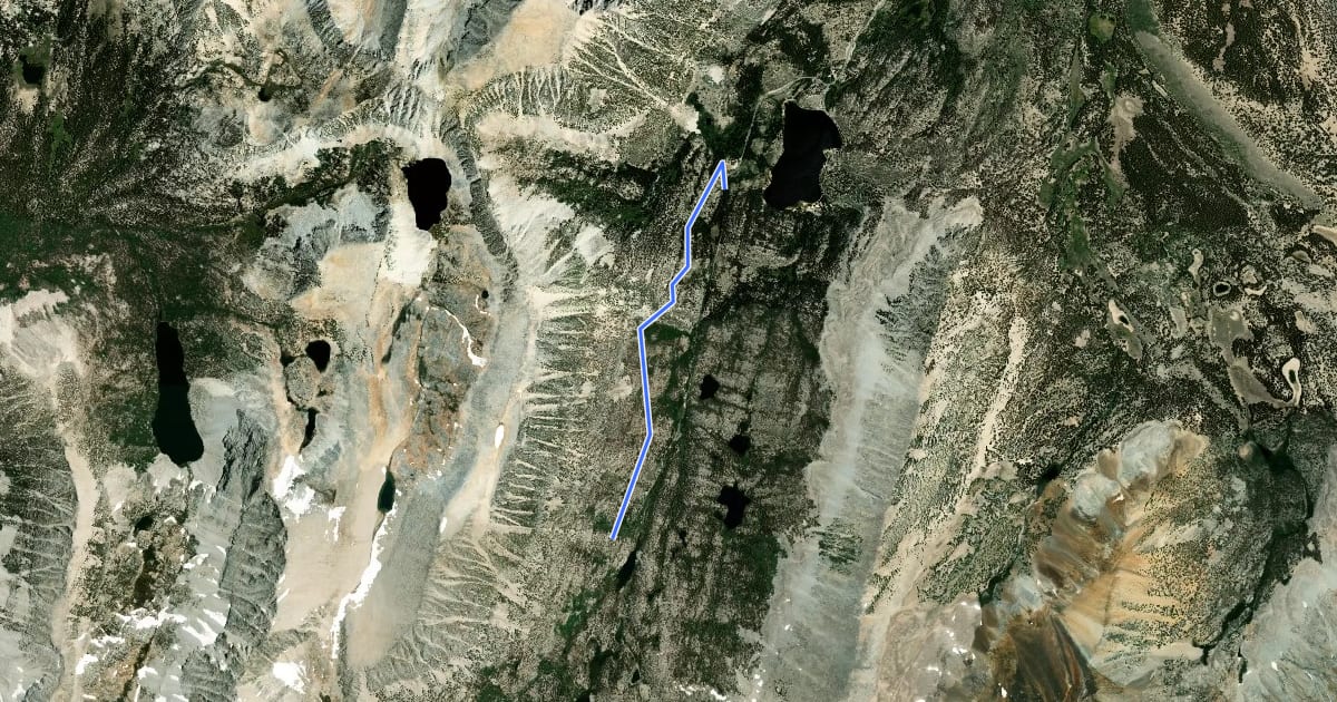 Маршрут Mono Pass Pack Station Trail на спутниковом снимке