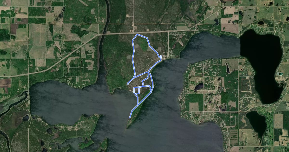 Маршрут Moose Lake Provincial Park mountain bike trails на спутниковом снимке